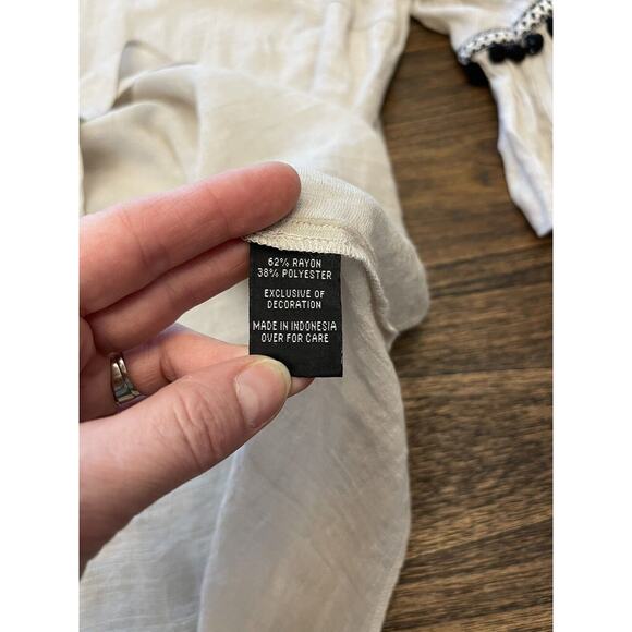 I.N. Studio Woman Beige Top with Bell Pompom Sleeve Size 1X Boho - Picture 6 of 9